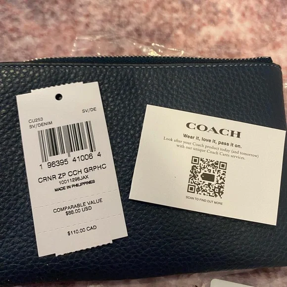 Coach Graphic Corner Zip Wristlet Navy and Red NWT - Picture 4 of 6